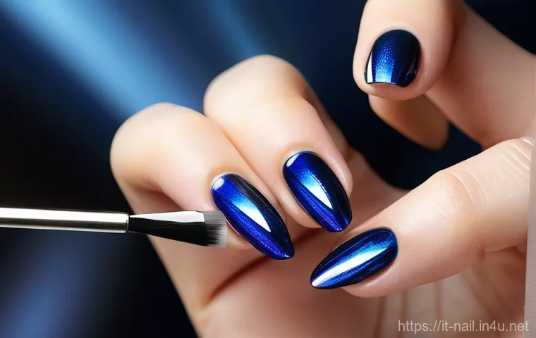 특수 효과 네일 파우더 사용법 - **"Ethereal Aurora Inverted French Tips"**
    A sophisticated, artistic close-up of a hand with ele...