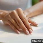 Home 14 손톱 손상을 줄이는 젤 리무버 - **Prompt 1: Serene Nail Preparation Ritual**
A close-up shot of elegant, well-maintained hands g...